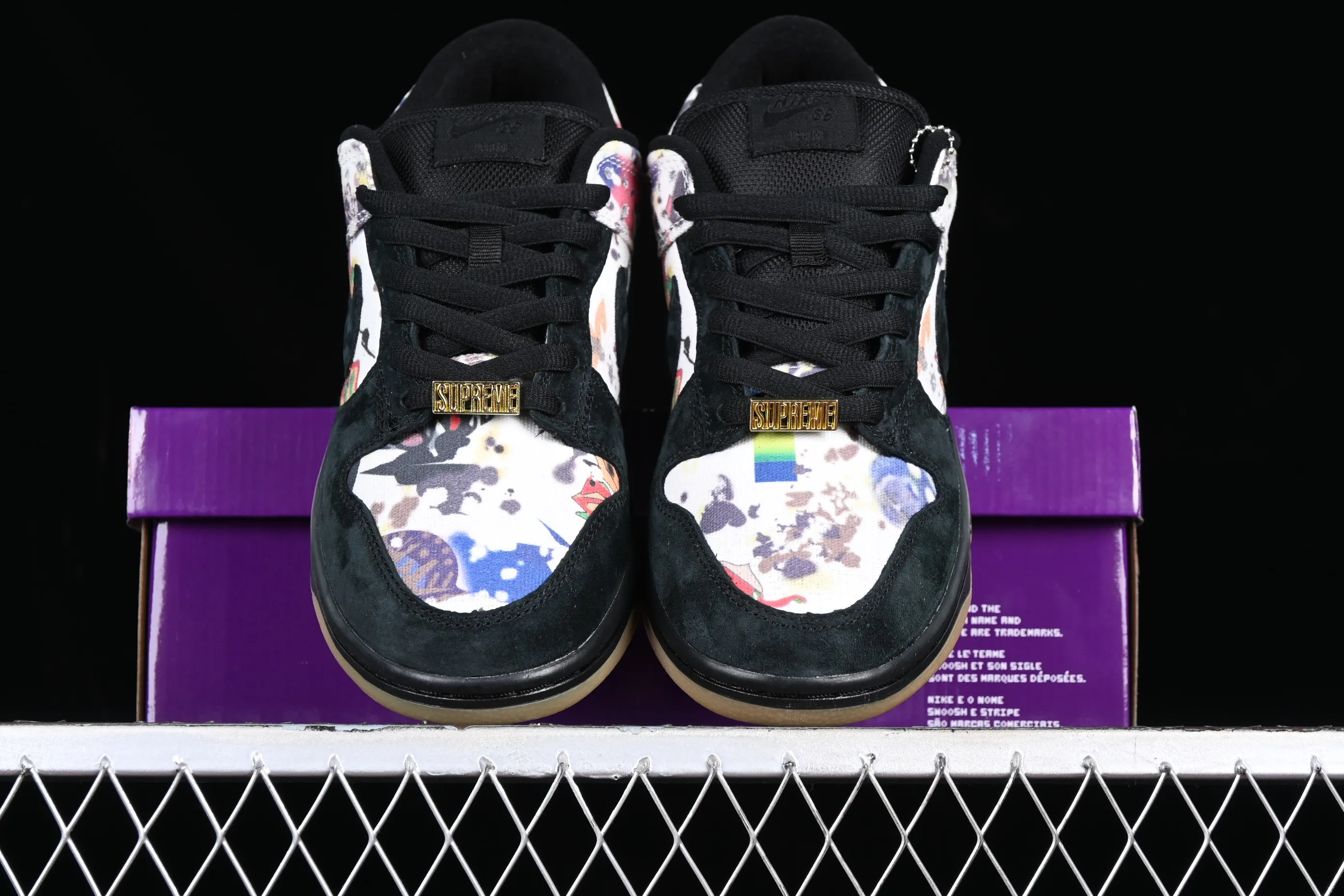 All Categories Nk SB Dunk Series Nk SB Dunk Low Low-top sneakers Supreme x Nk SB Dunk Low "Rammellzee" joint model SB low-top sports and leisure sneakers FD8778-001